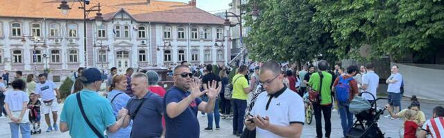 Na studentski skup u Aranđelovcu došli predsednik Opštine i aktivisti SNS-a (VIDEO)