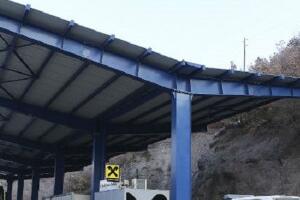 Срби запослени на прелазима Јариње и Брњак поднели оставке