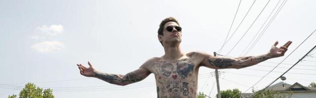 Pit Dejvidson je platio 200.000 dolara da mu se ukloni 200 tetovaža sa tela: Pogledajte kako sada izgleda (Foto)