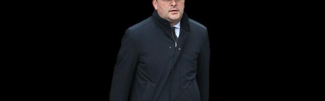 NIKOLA SELAKOVIĆ ILI KAKO SMO PUKLI KAO DRŽAVA Nisam ja budala - kao neki drugi