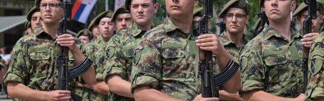 Regruteri u ŠOKU! Nema farbanja, nema pirsinga, a za prigovor savesti - 155 dana ribanja kupatila