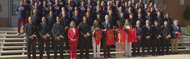 Kakva slika iz Madrida: Kraljevska porodica dočekala šampione sveta!