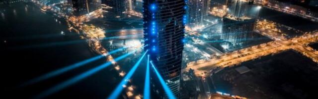 UŽIVO SPEKTAKL NA 168 METARA! Pogledajte kako za doček Srpske nove godine izgleda Kula Beograd