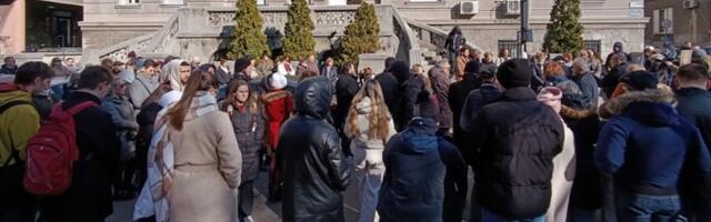 Svi uz doktorku Milu: Dala otkaz zbog pritisaka na zaposlene! (VIDEO, FOTO)
