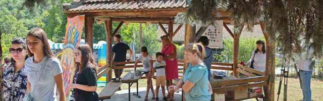 Školarci iz Svođa „oživeli“ nekad čuveni vašar