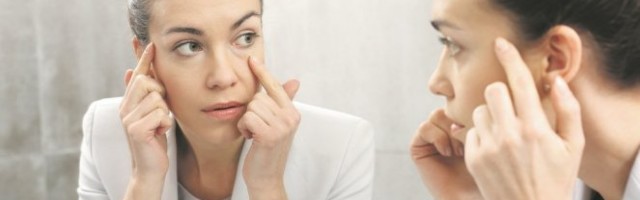 Ukoliko imate CRNE KOLUTOVE oko očiju proverite ove stvari KOD LEKARA!