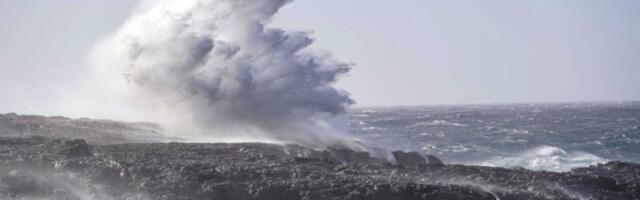 Stižu talasi visoki 9 metara! Dramatične scene u Španiji, krov sa zgrade ubio ženu na licu mesta (VIDEO)
