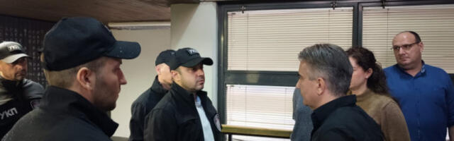 Сваки нормалан човек би поднео оставку