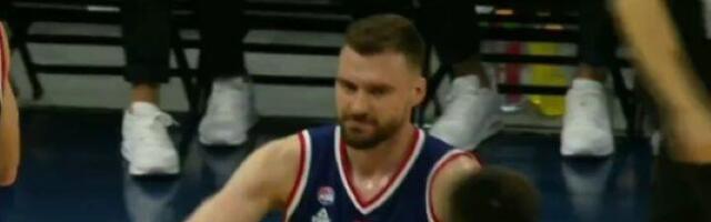 Lebron "odneo" Gudurića, a reakcija našeg košarkaša je HIT (VIDEO)