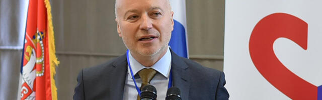 Brkić: Umesto navijačkog zamotavanja u srpsku zastavu Vučić da uradi nešto konkretno u UN