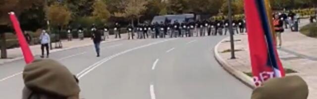 Napeto u Boru: Policija ne dozvoljava građanima da priđu zgradi „Ziđina“ (VIDEO)