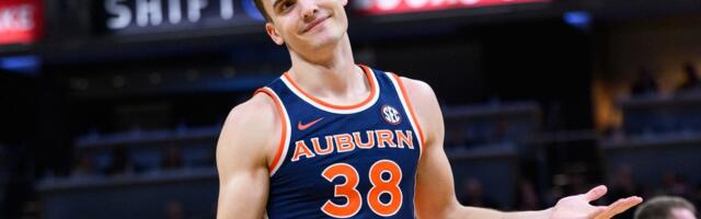 U sredu bio na štakama, noćas oduševio na terenu: Srpski košarkaš i njegov tim rasturili legendarnog trenera