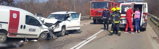 STRAVIČAN UDES kod Gružanskog jezera: Poginuo muškarac, četiri osobe povređene