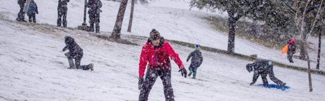 Amerika i vremenske nepogode: Prvo upozorenje na mećavu u Los Anđelesu od 1989. godine, na drugom kraju države leto