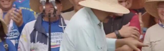 MADURO PEVA I PRETI SAD: Sa mačem u ruci poručio – „Razbićemo zube imperiji“ (VIDEO)