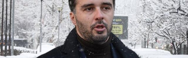 KAKVA GROTESKA! Blam manekena Sava Manojlovića i njegovih lažnih studenata - "ČISTE SNEG" u već očišćenom Beogradu! (VIDEO)