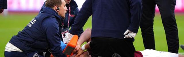 Zabrinjavajući incident u FA Kupu: Igrač Premijer lige iznet sa terena na nosilima! /FOTO/