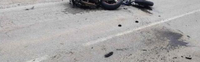 Teška saoraćajka u Požegi: Motociklista zadobio teške povrede, srča svuda po put, vozilo skroz uništeno
