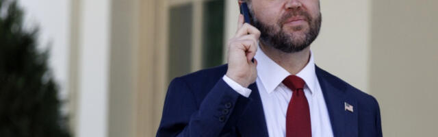 Џ. Д Венс разговарао са неименованим посредницима о сукобу у Ирану