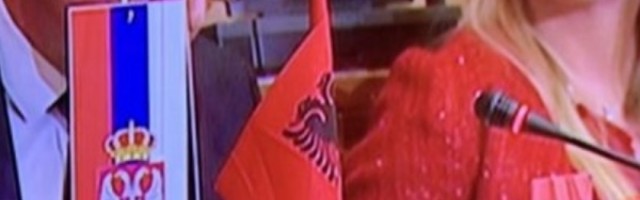 Zastava Albanije istaknuta u Skupštini Srbije!