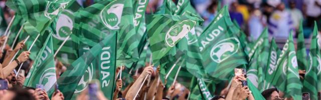 Detalj sa Mundijala koji je zbunio sve navijače! Zašto zastave na meču Saudijske Arabije i Urugvaja nisu smele da dodirnu travu? Iza svega stoji sveto pravilo!