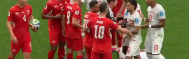 Džaka ponovo u centru skandala: Naseo na provokaciju Kanađanina, pa ga šutnuo iz sve snage (VIDEO)