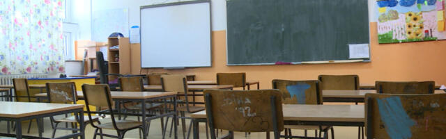 Ako ne puste himnu „Bože pravde“ školama kazne do milion dinara