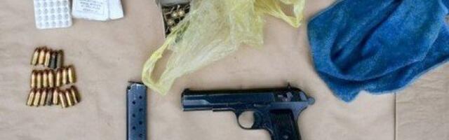 DROGA, PUŠKE, PIŠTOLJI... Uhapšeni dileri u Pančevu!