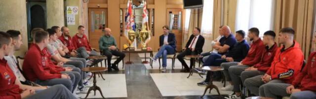 Prva dupla kruna u istoriji kragujevačke odbojke veliki ponos grada (FOTO)