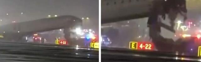Horor na aerodromu u Njujorku: Avion udario u vozilo pri sletanju, prve slike sa mesta nesreće su jezive! (VIDEO)