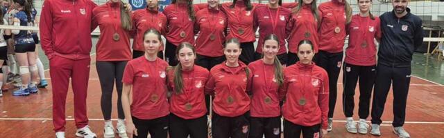 Pionirke OK Proleter treće u Vojvodini – imaju i najbolju blokerku