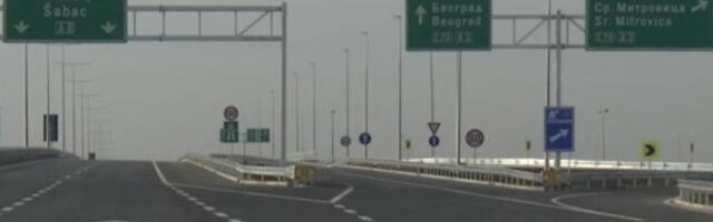AMSS: Nema zadržavanja na auto-putevima, teretna vozila na granicama čekaju do četiri sata