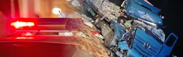 Čačani izbegli smrt za dlaku: Jeziv udes na auto-putu, kamion raznet do neprepoznatiljivosti (FOTO)