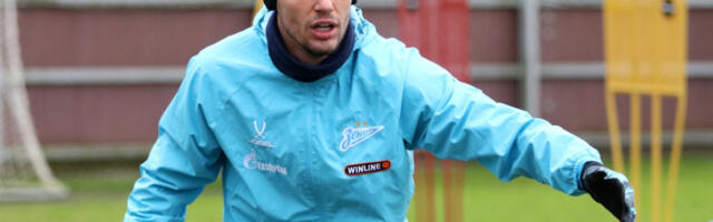 Elšnik raspalio maštu navijača - Eraković u opremi Zvezde (FOTO)