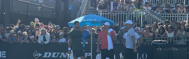 Đoković jači od vrućine u Melburnu, odradio trening na 30 stepeni /FOTO/