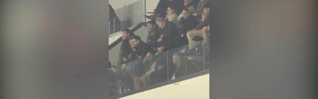 Nemanja Radonjić prati meč Crvene zvezde i Vojvodine