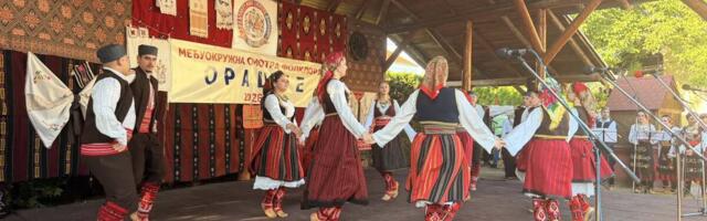 NA MEĐUOKRUŽNU SMOTRU FOLKLORA DOŠLA I PETROJKA IZ "SELO GORI..." U Orašju održana Velika tradicionalna kulturna manifestacija (FOTO)