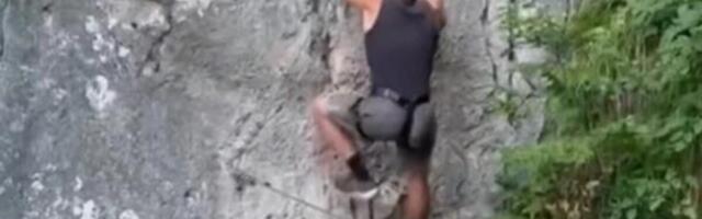 "OVDE SE VIDI UBOD OČNJAKA" Hrvata ujela ZMIJA OTROVNICA tokom planinarenja - "CEO PRST MI JE..." (VIDEO)