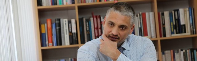 Čeda Jovanović otkrio koliko se serija "Porodica" razlikuje od onog što se tačno dešavalo u noći hapšenja Miloševića