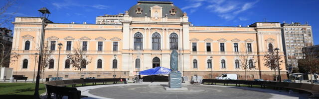 Zbog visokih temperatura cisterna sa vodom za piće na Trgu vojvode Radomira Putnika