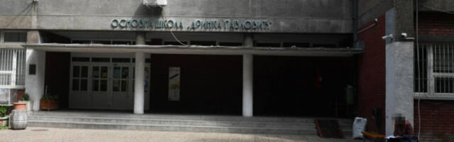 "OŠTRO OSUĐUJEMO NAPADE NA DIREKTORKU" Saopštenje za javnost Nastavničkog veća OŠ "Drinka Pavlović"!