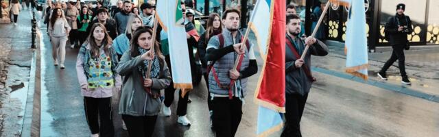 AP o maršu novopazarskih studenata ka Novom Sadu i nastojanju da prevaziđu etničke podele