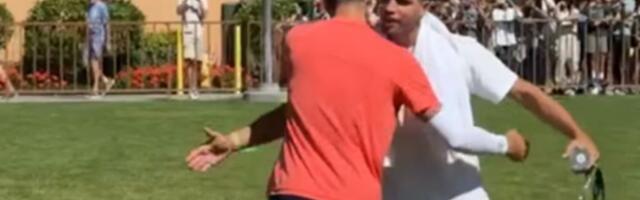 Susret Đokovića i Alkaraza nakon finala AO: Španac bacio sve da bi zagrlio Novaka, Srbin ga je pitao ovo!