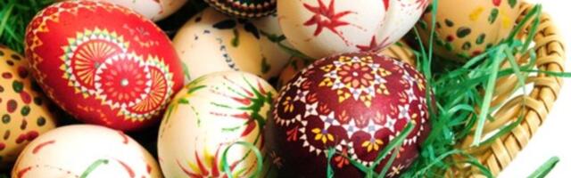 Domaćice, za ovo morate znati: Evo kako da ofarbate jaja ljubičastim kupusom, dobijate najmanje 3 boje