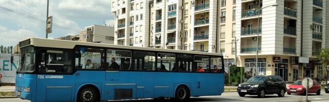 Nepoznati mladići tukli devojčicu (16) u autobusu, pa je izgurali napolje! Užas u Novom Sadu: Napali je iz čista mira - da li je to nasilni TikTok trend?