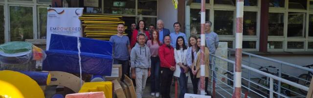 ŠOSO „11. oktobar“ dobila ponovo novu opremu u okviru 100.000 evra po projektu „Osnaženi“