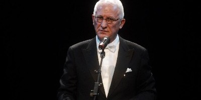 Bećković: Popularno je biti zaostao, teško onima koji nisu