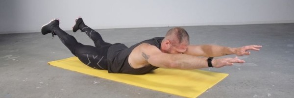 Supermen izdržaj za jača leđa i mišiće zadnjeg dela tela