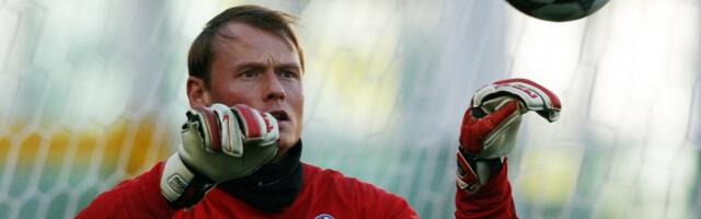 STRAŠNA TRAGEDIJA! U SAOBRAĆAJNOJ NESREĆI POGINUO LEGENDARNI GOLMAN! Branio je za Arsenal, Juventus, Liverpul... Isplivali užasni detalji koji su šokirali svet!