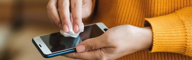 Očistite mobilni telefon vodom i sapunom: Evo kako to da učinite (VIDEO)